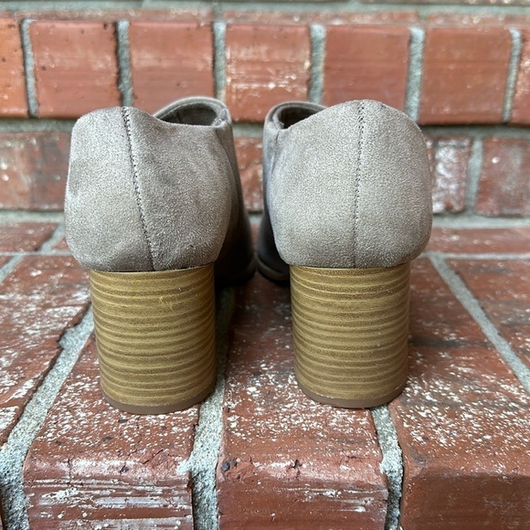 BC Footwear Taupe Cutout Ankle Bootie Women's Size 9.5 - Picture 4 of 7